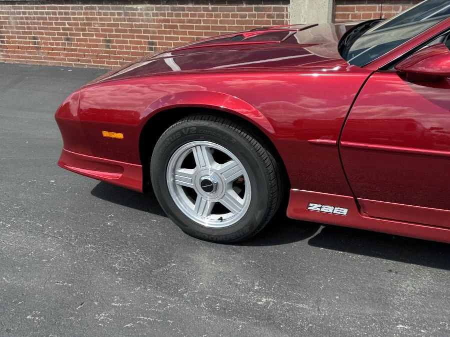 1991 Chevrolet Camaro IROC-Z & Z28 3rd Gen - Image 4 of 12