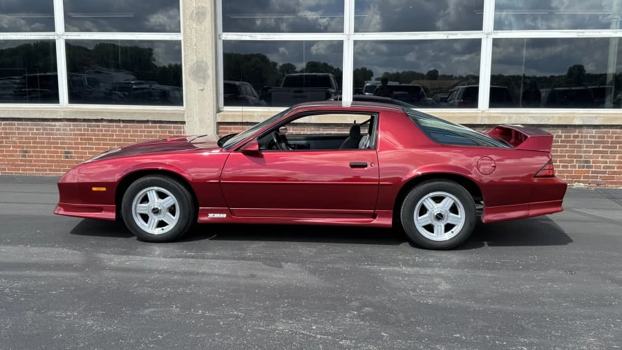 1991 Chevrolet Camaro IROC-Z & Z28 3rd Gen - Image 2 of 12