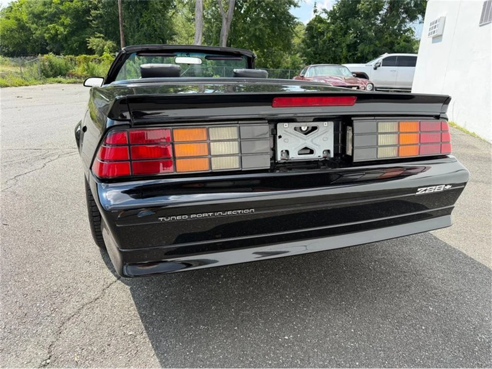 1991 Chevrolet Camaro IROC-Z & Z28 3rd Gen - Image 9 of 31