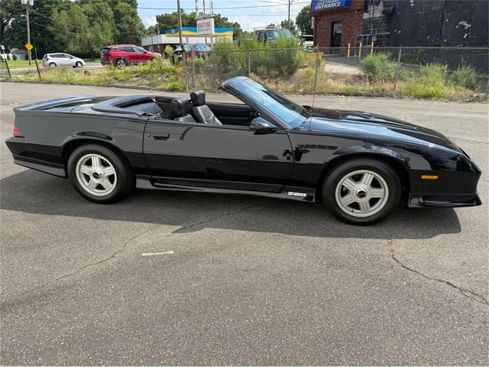 1991 Chevrolet Camaro IROC-Z & Z28 3rd Gen - Image 14 of 31