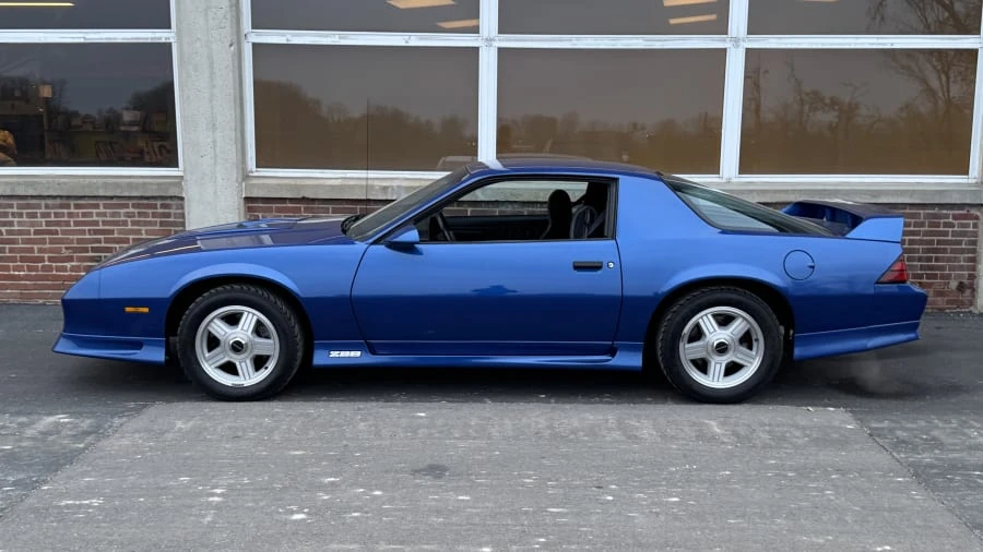 1991 Chevrolet Camaro IROC-Z & Z28 3rd Gen - Image 2 of 9