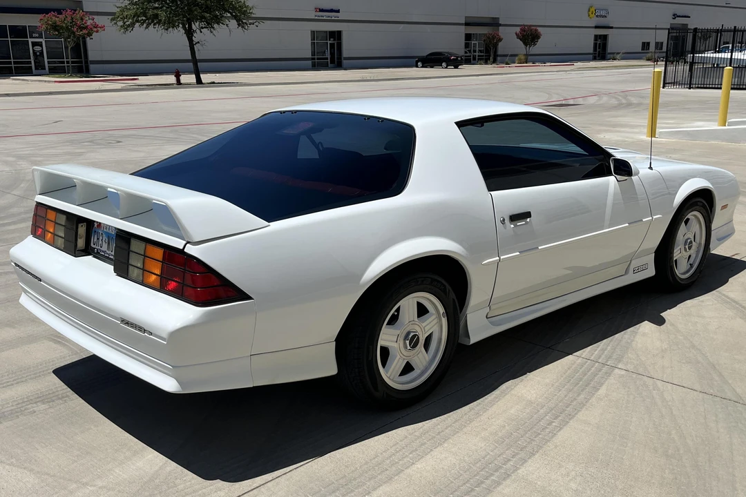 1991 Chevrolet Camaro IROC-Z & Z28 3rd Gen - Image 3 of 31