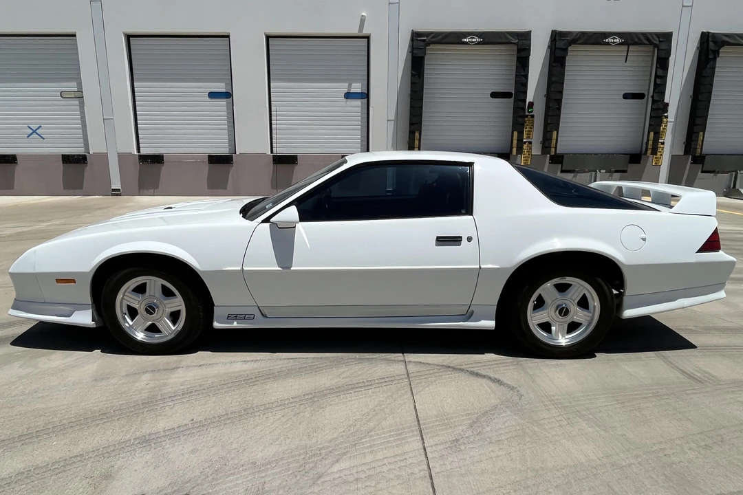 1991 Chevrolet Camaro IROC-Z & Z28 3rd Gen - Image 4 of 31