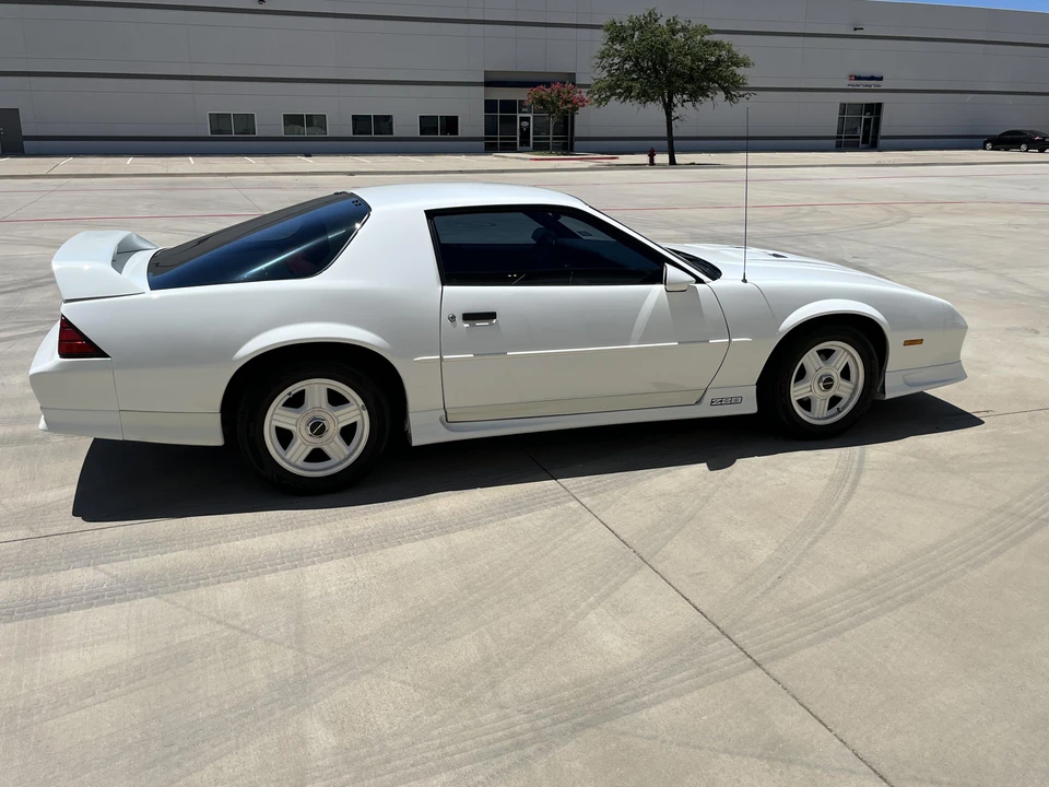 1991 Chevrolet Camaro IROC-Z & Z28 3rd Gen - Image 29 of 31