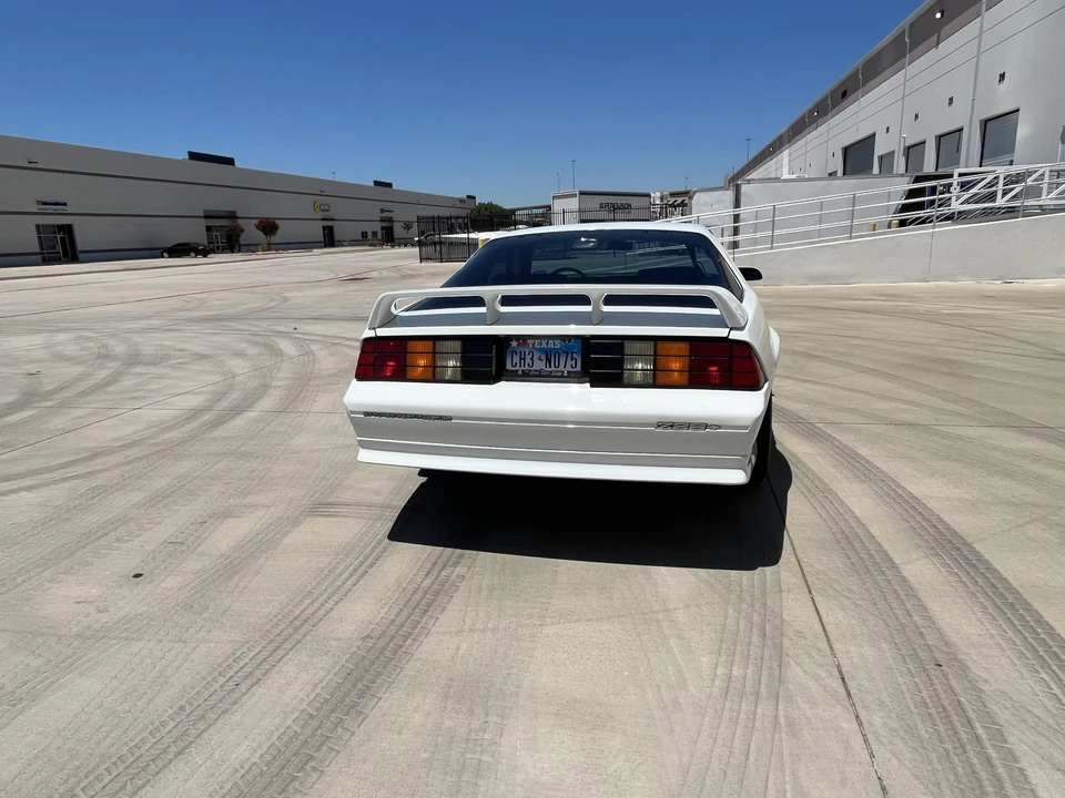 1991 Chevrolet Camaro IROC-Z & Z28 3rd Gen - Image 24 of 31