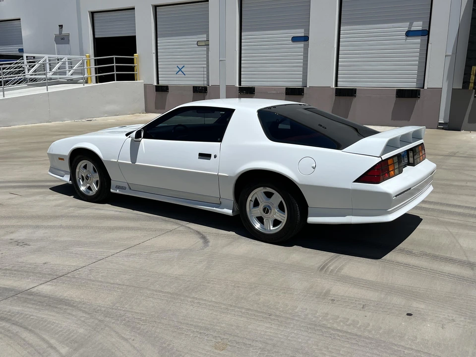 1991 Chevrolet Camaro IROC-Z & Z28 3rd Gen - Image 17 of 31