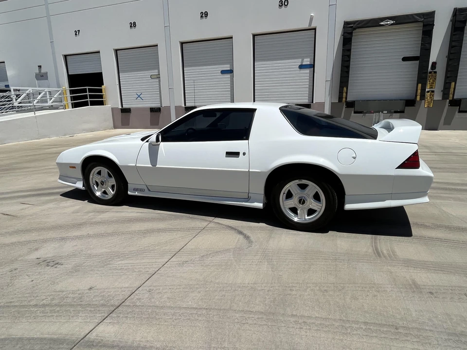 1991 Chevrolet Camaro IROC-Z & Z28 3rd Gen - Image 15 of 31