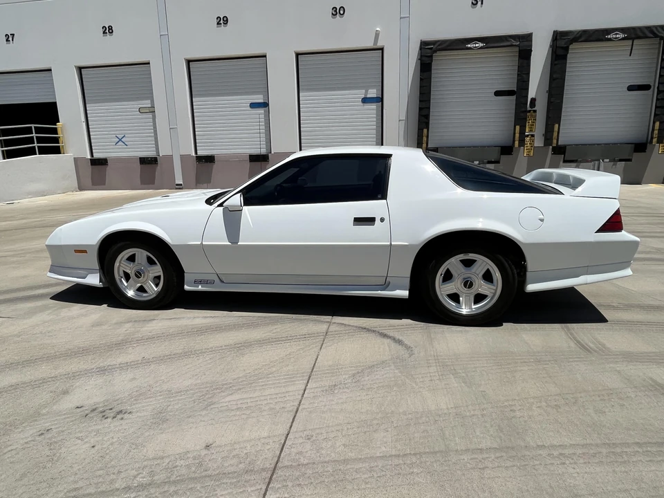 1991 Chevrolet Camaro IROC-Z & Z28 3rd Gen - Image 14 of 31