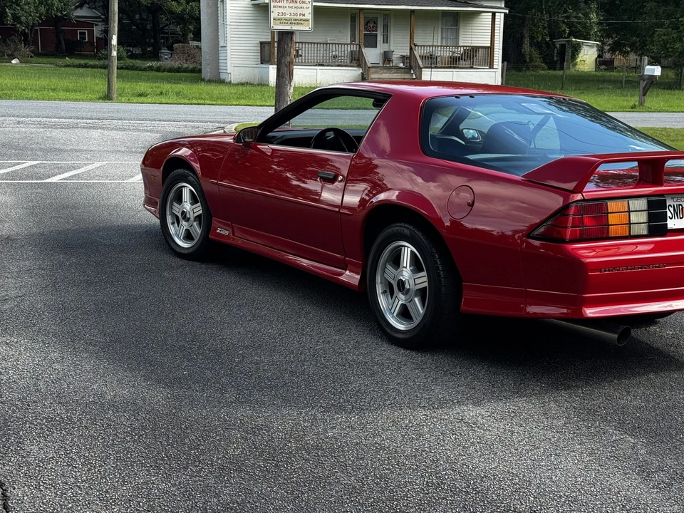 1991 Chevrolet Camaro IROC-Z & Z28 3rd Gen - Image 24 of 31