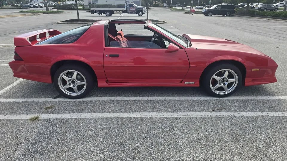 1991 Chevrolet Camaro IROC-Z & Z28 3rd Gen - Image 5 of 19