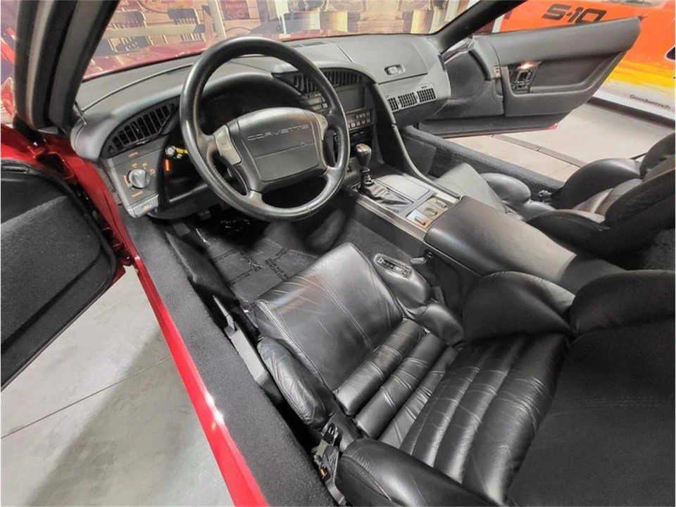 1991 Chevrolet Camaro - Image 10 of 24
