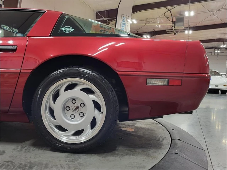 1991 Chevrolet Camaro - Image 8 of 24