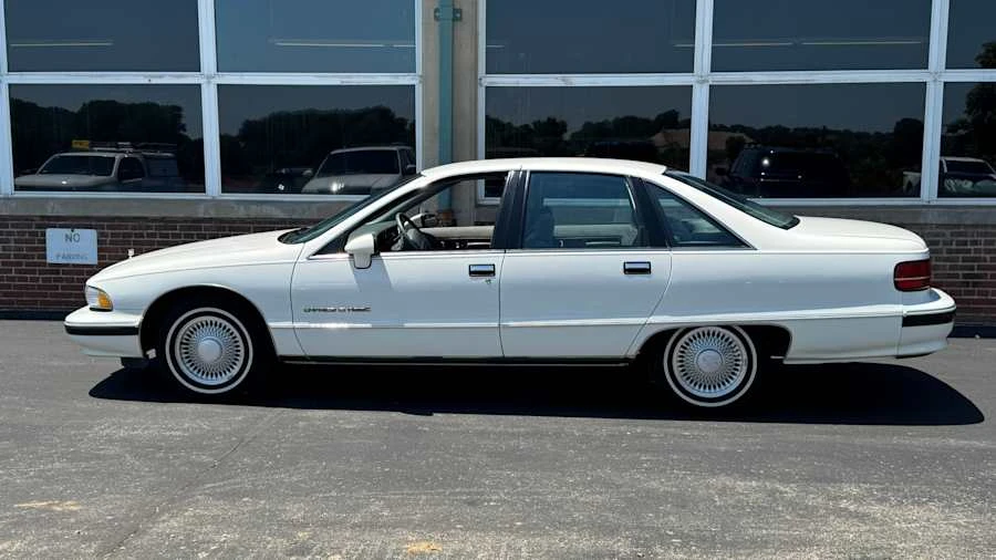 1991 Chevrolet Caprice - Image 2 of 13