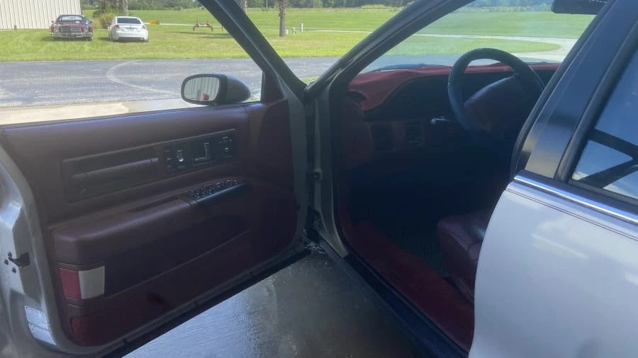 1991 Chevrolet Caprice - Image 4 of 12