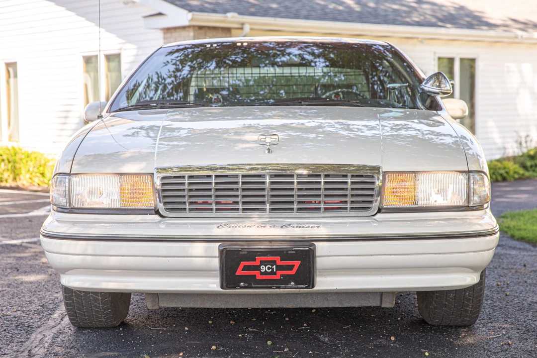 1991 Chevrolet Caprice - Image 4 of 31