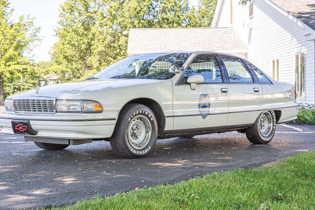 1991 Chevrolet Caprice - Image 2 of 31
