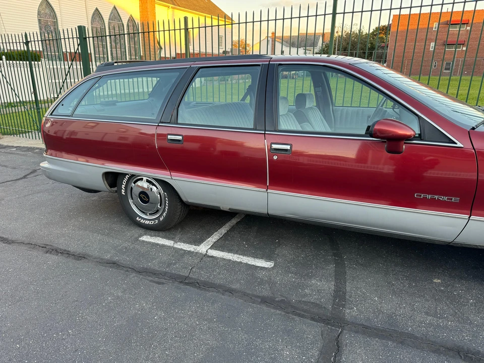 1991 Chevrolet Caprice - Image 29 of 31