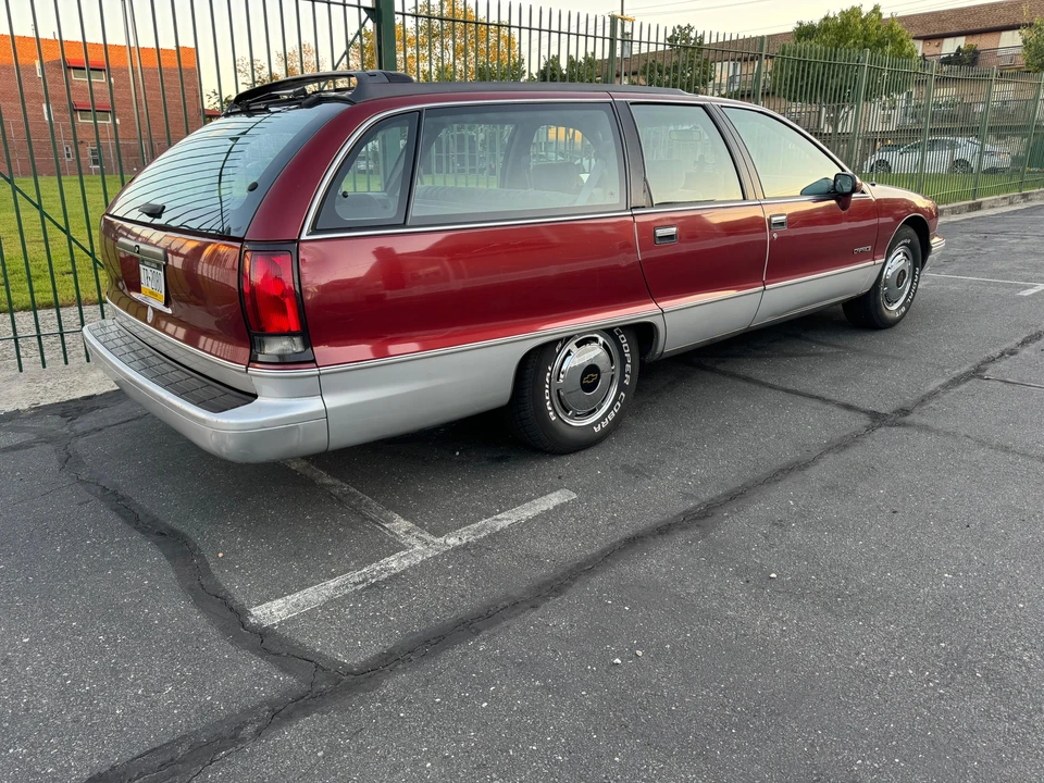 1991 Chevrolet Caprice - Image 16 of 31