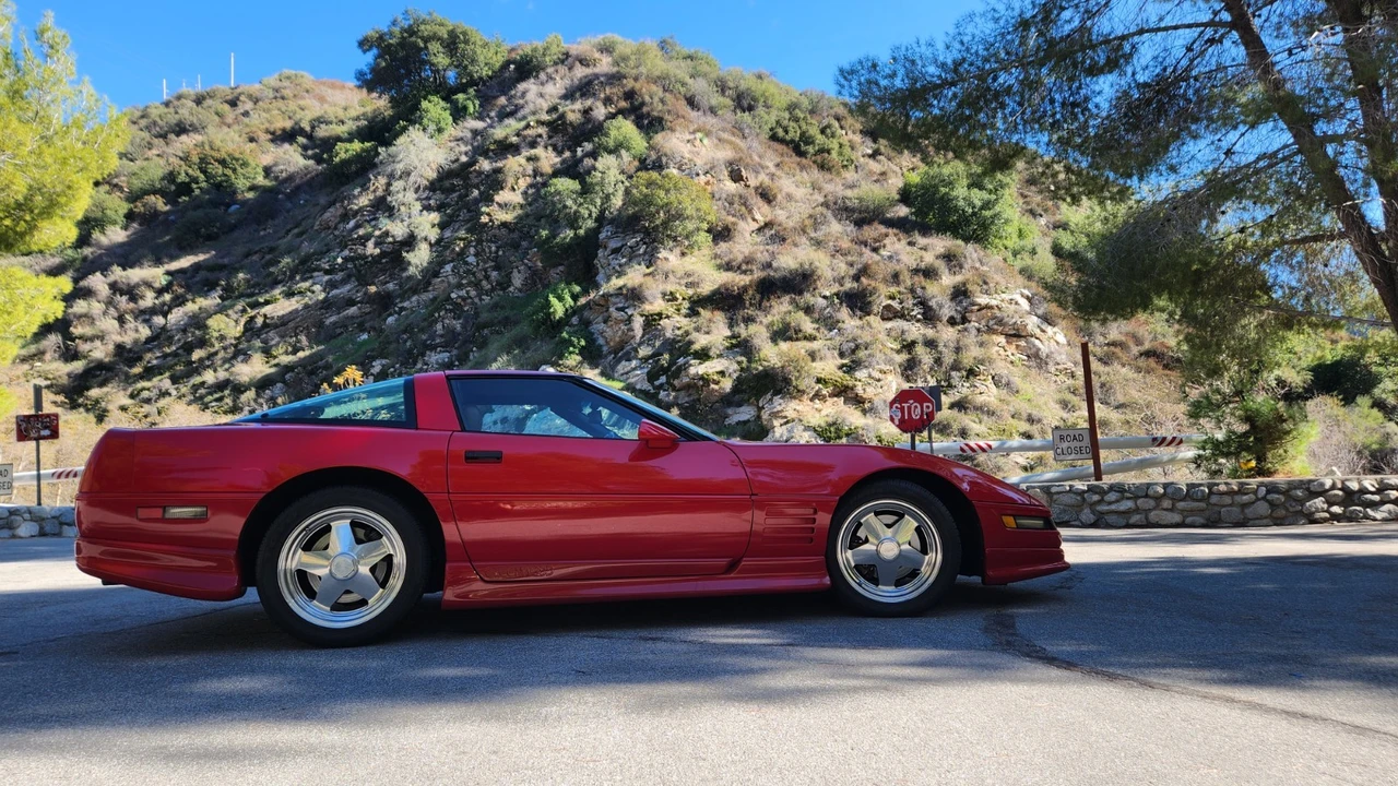 1991 Chevrolet Corvette C4 - Image 24 of 31
