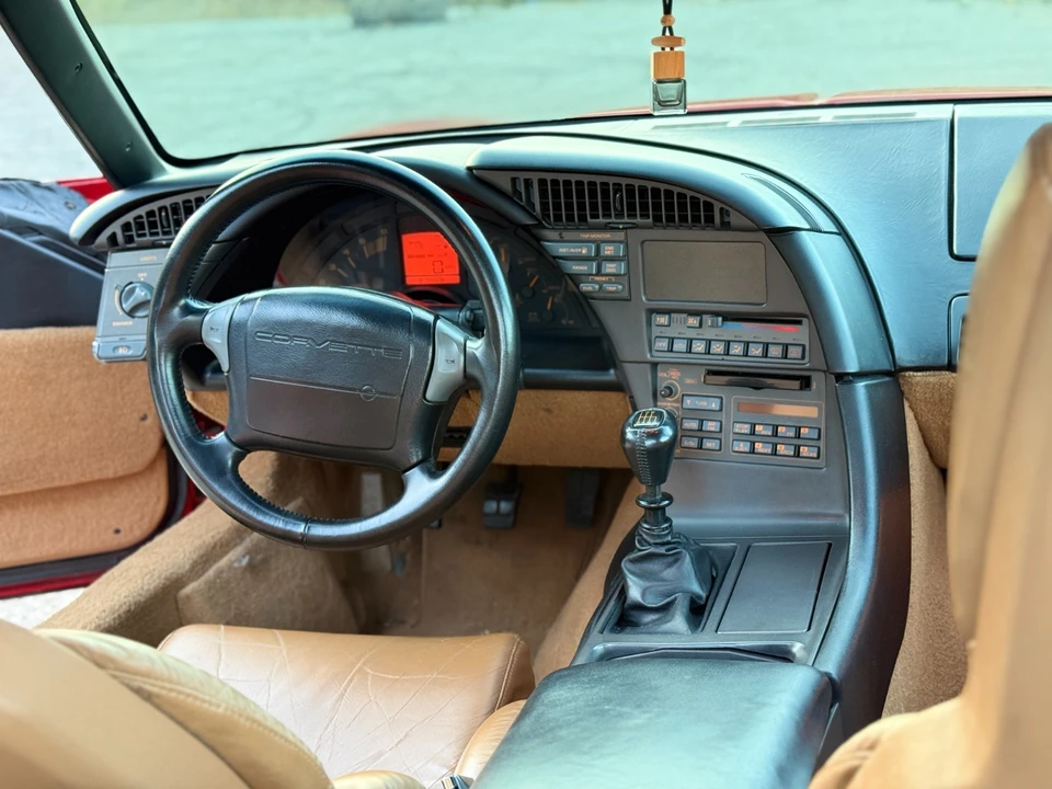 1991 Chevrolet Corvette C4 - Image 12 of 31