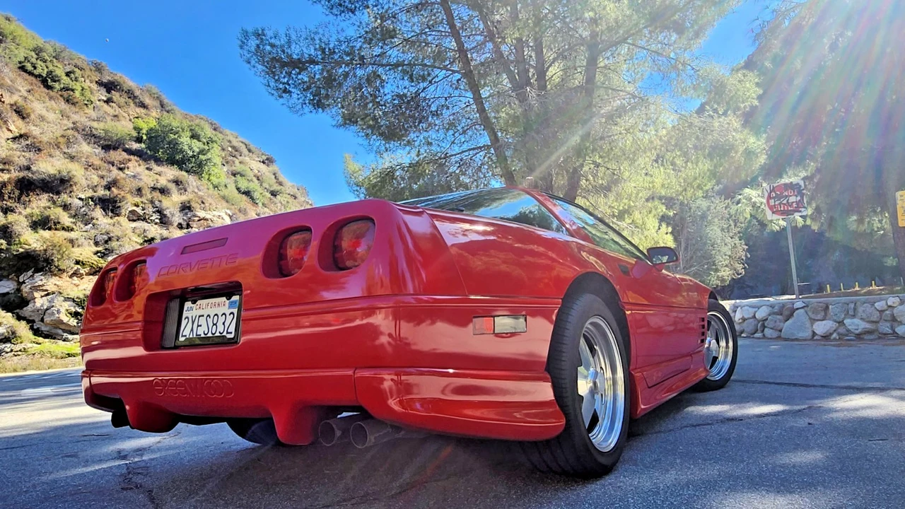 1991 Chevrolet Corvette C4 - Image 25 of 31