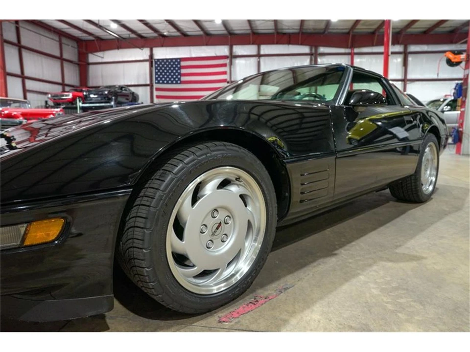1991 Chevrolet Corvette C4 - Image 30 of 31