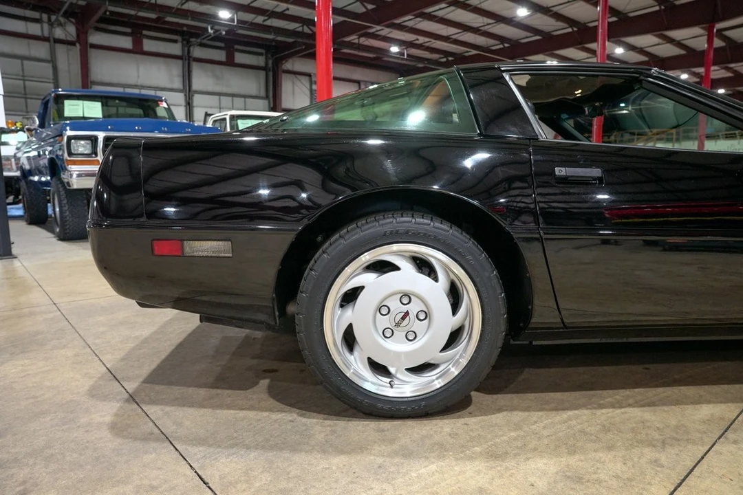 1991 Chevrolet Corvette C4 - Image 6 of 10