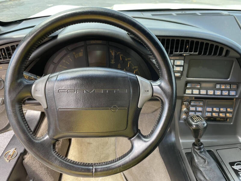 1991 Chevrolet Corvette C4 - Image 13 of 24