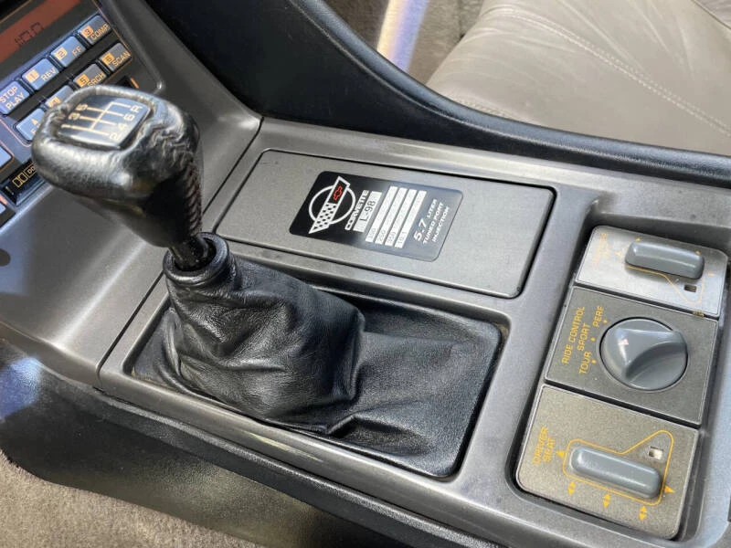 1991 Chevrolet Corvette C4 - Image 17 of 24