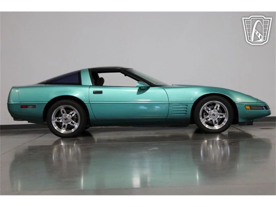 1991 Chevrolet Corvette C4 - Image 24 of 31