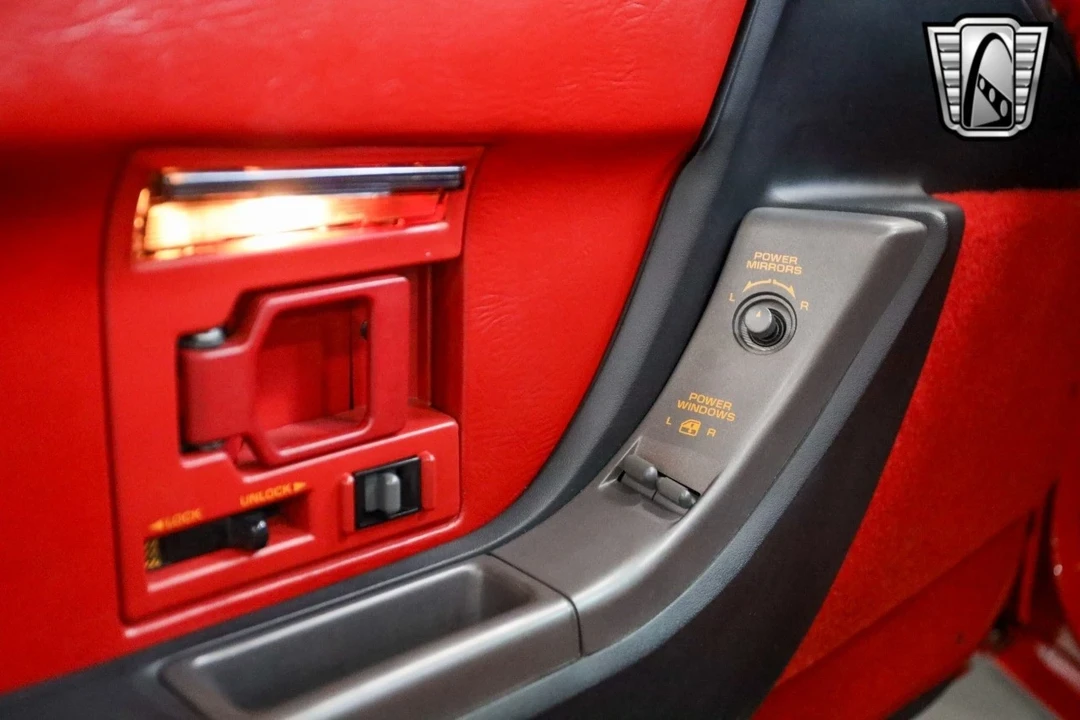 1991 Chevrolet Corvette C4 - Image 16 of 21