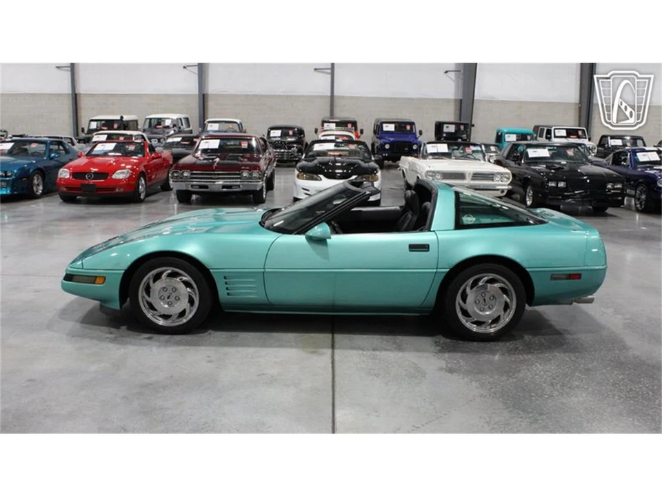 1991 Chevrolet Corvette C4 - Image 2 of 31