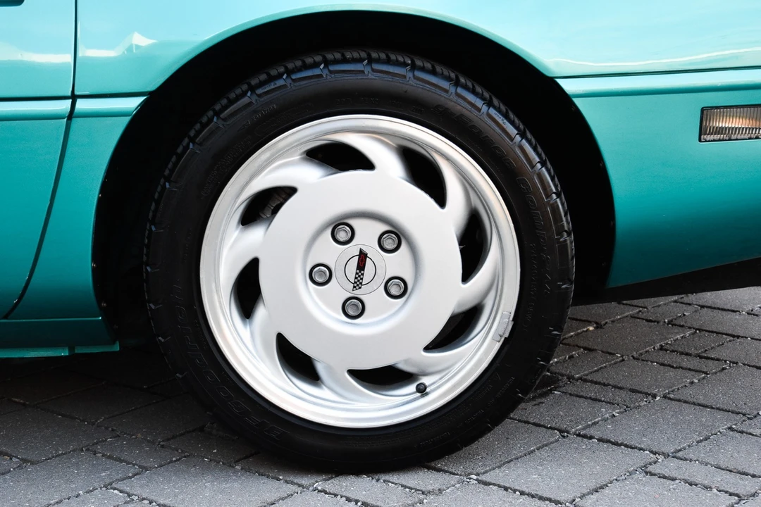 1991 Chevrolet Corvette C4 - Image 24 of 31