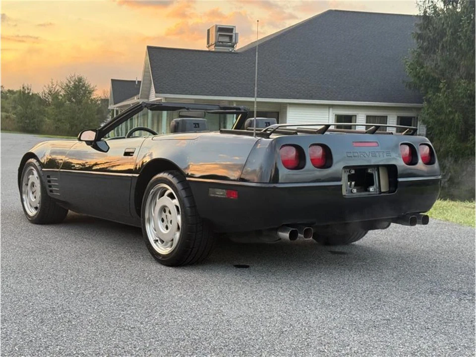 1991 Chevrolet Corvette C4 - Image 15 of 31