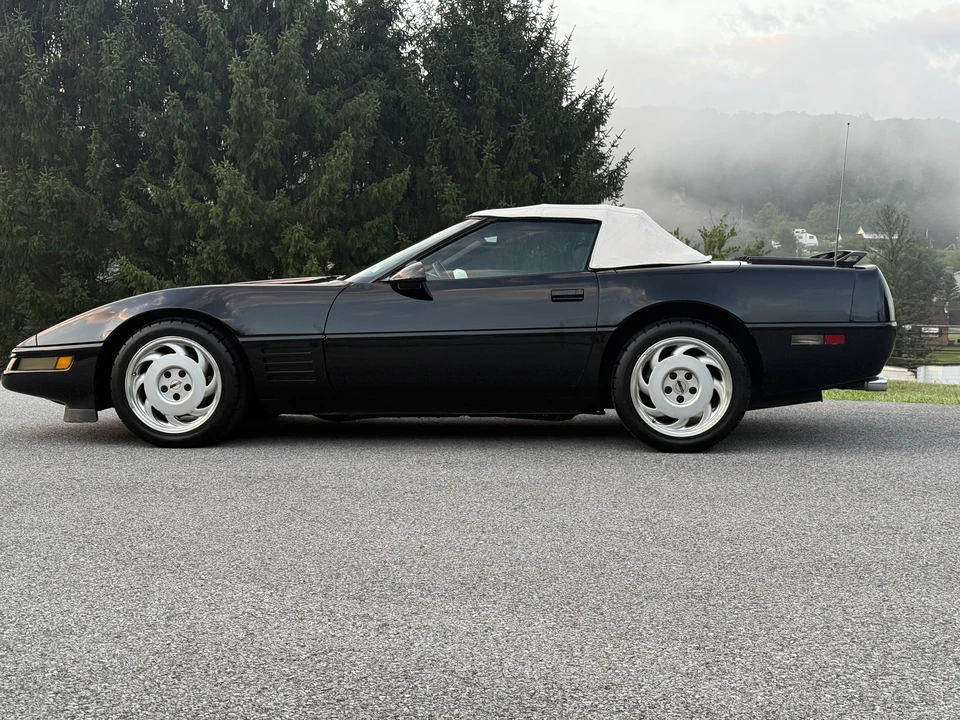 1991 Chevrolet Corvette C4 - Image 8 of 31