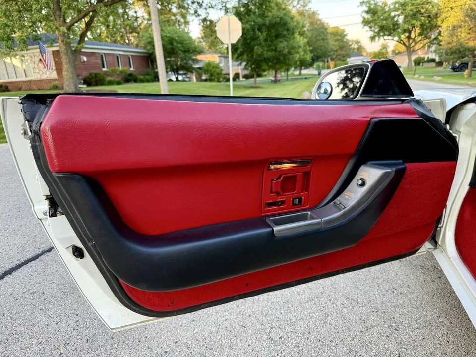 1991 Chevrolet Corvette C4 - Image 23 of 26