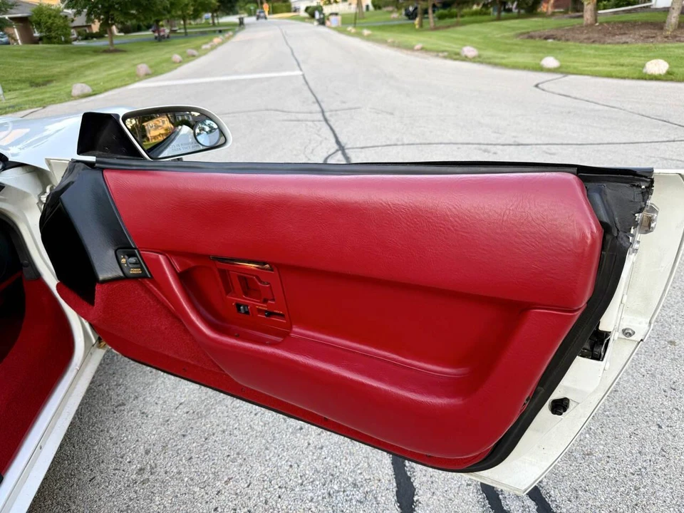 1991 Chevrolet Corvette C4 - Image 24 of 26