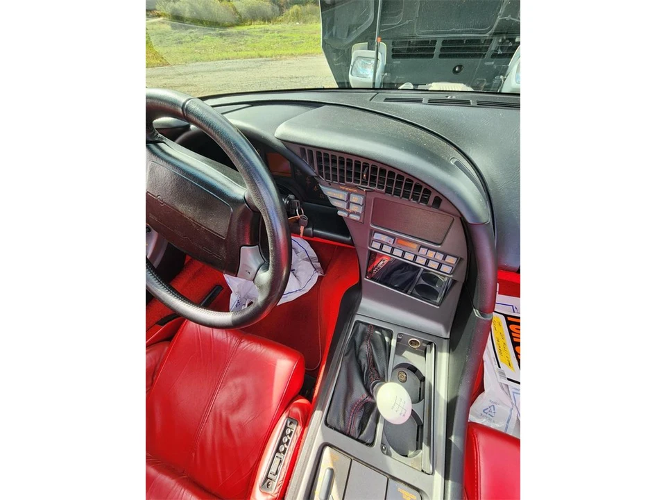 1991 Chevrolet Corvette C4 - Image 26 of 31