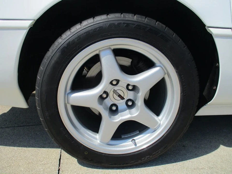 1991 Chevrolet Corvette C4 - Image 17 of 21