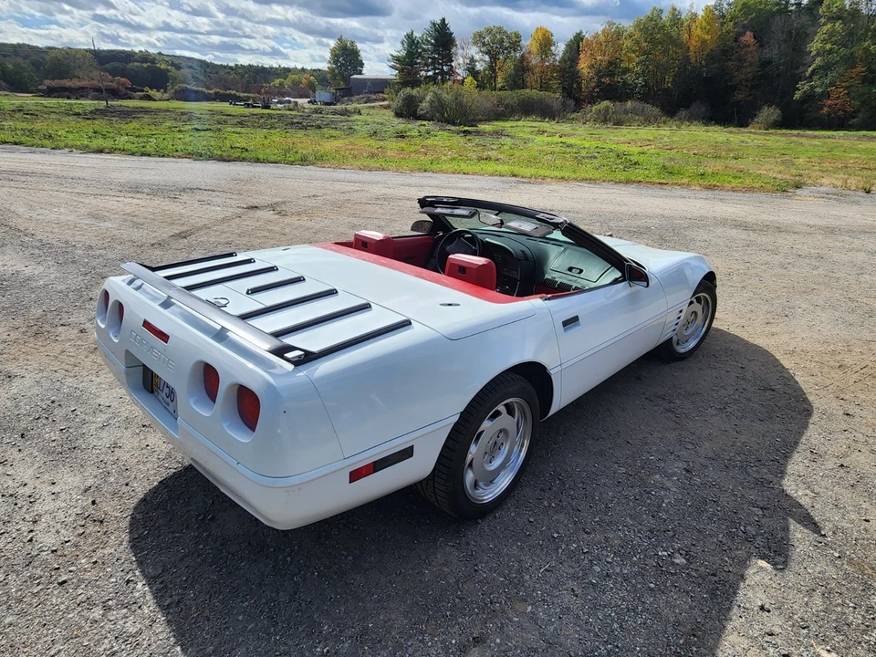 1991 Chevrolet Corvette C4 - Image 2 of 31