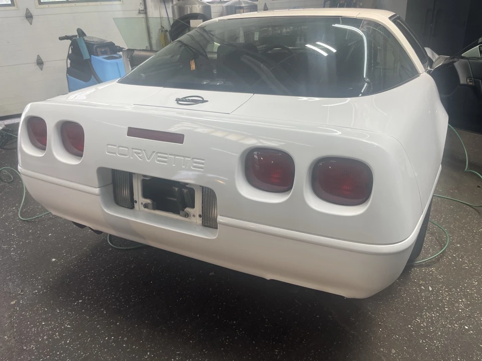 1991 Chevrolet Corvette C4 - Image 8 of 21