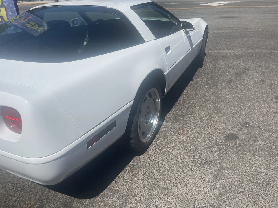 1991 Chevrolet Corvette C4 - Image 11 of 21