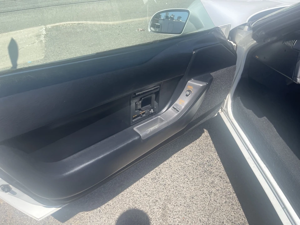 1991 Chevrolet Corvette C4 - Image 19 of 21