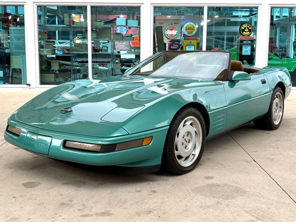 1991 Chevrolet Corvette C4 - Image 2 of 31