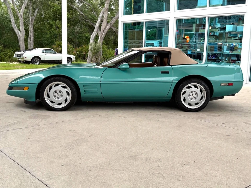 1991 Chevrolet Corvette C4 - Image 25 of 31