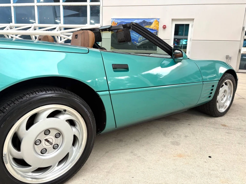 1991 Chevrolet Corvette C4 - Image 18 of 31