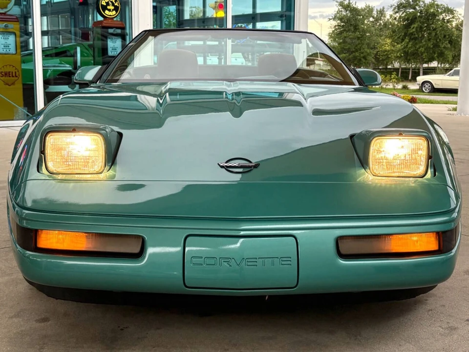 1991 Chevrolet Corvette C4 - Image 28 of 31