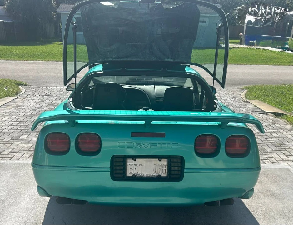 1991 Chevrolet Corvette C4 - Image 16 of 21