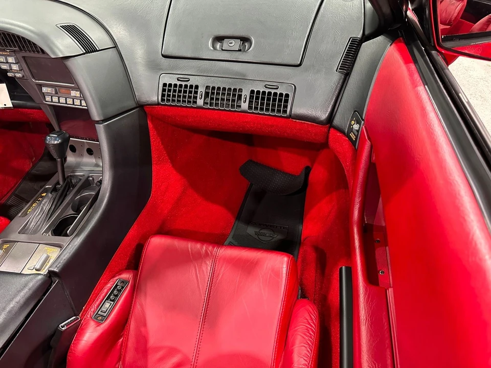 1991 Chevrolet Corvette C4 - Image 16 of 21