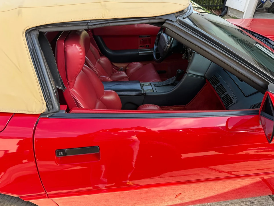 1991 Chevrolet Corvette C4 - Image 28 of 31